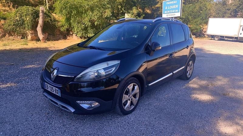 Noir Utilisé 2015 Renault Scénic III Dynamique Monospace | 7 086 € (Bon prix) - Image 1/4