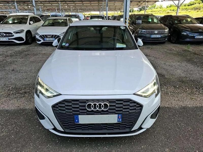 Blanc Utilisé 2022 Audi A3 Sportback Business Berline | 23 750 € (Prix juste) - Image 1/4