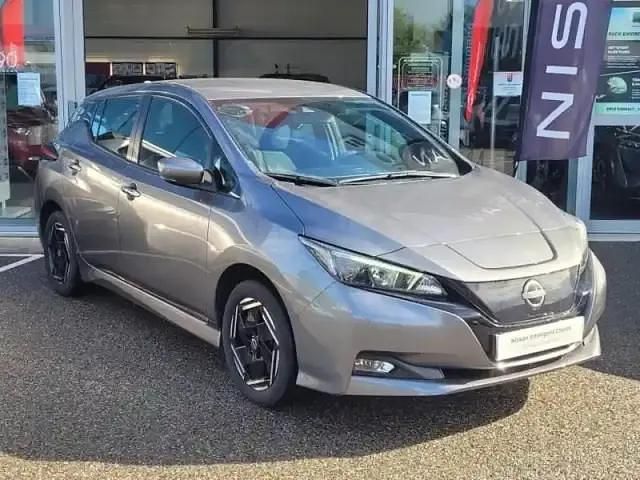 Rouge Utilisé 2022 Nissan Leaf Acenta Citadine | 16 980 € (Prix juste) - Image 1/4
