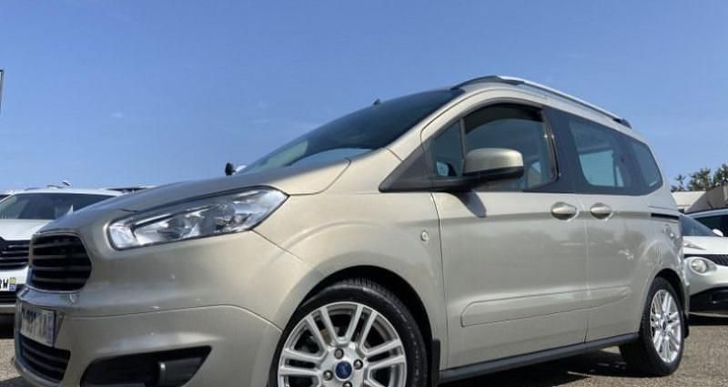 Utilisé 2015 Ford Tourneo Titanium Van | 9 990 € - Image 1/4