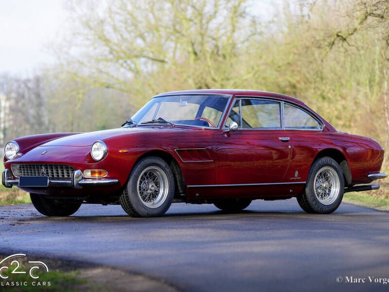 Rouge Utilisé 1966 Ferrari 330 Coupé | 295 000 € - Image 1/4