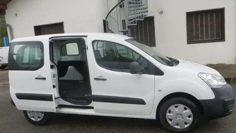Blanc Utilisé 2017 Citroën Berlingo Monospace | 9 583 € (Super prix) - Image 1/4