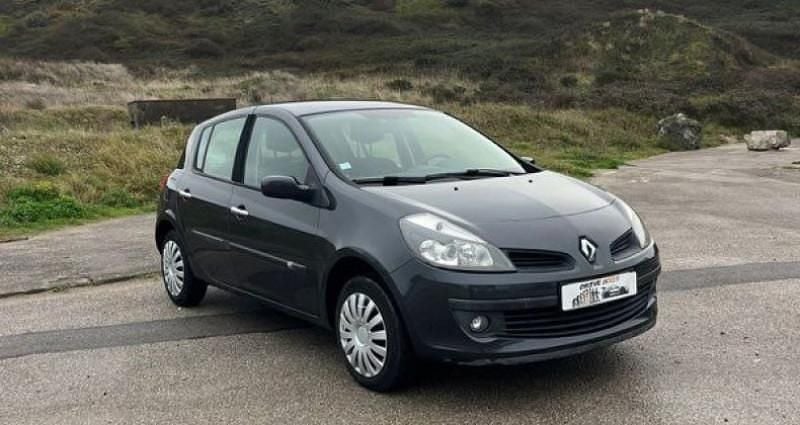 Bleu Occasion 2006 Renault Clio III Citadine | 4 790 € (Bon prix) - Image 1/4