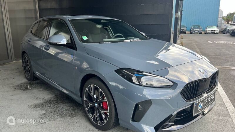 Gris Utilisé 2024 BMW 120 M Sport Citadine | 44 990 € (Prix cher) - Image 1/4