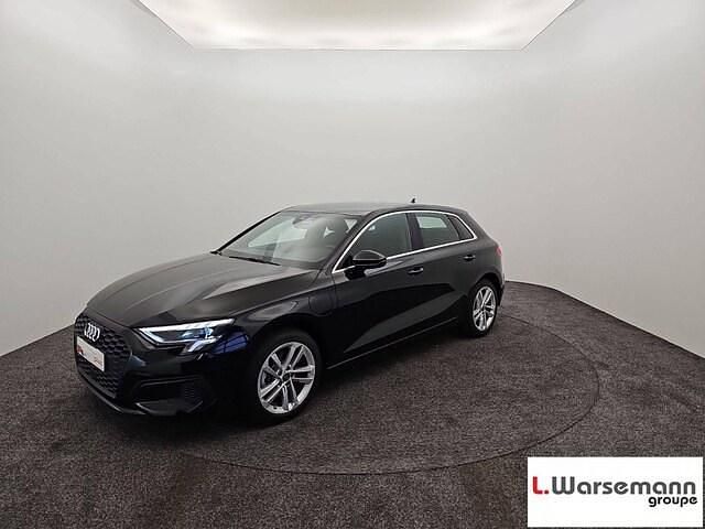 Noir mythe métallisé Utilisé 2024 Audi A3 Sportback e-tron Business Berline | 38 000 € (Prix juste) - Image 1/4