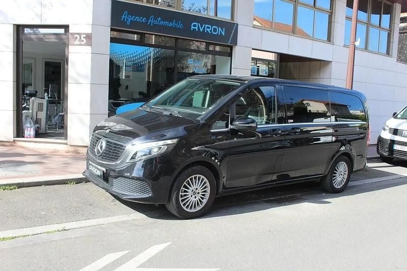Noir Utilisé 2022 Mercedes EQV300 Avantgarde Monospace | 40 990 € (Prix assez cher) - Image 1/4