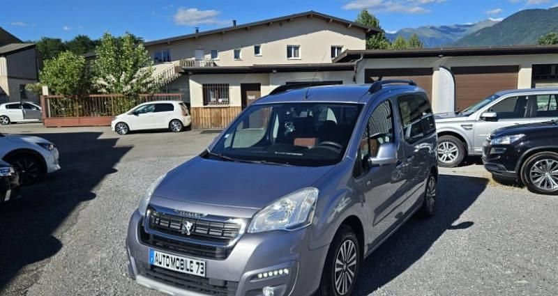 Utilisé 2015 Peugeot Partner Style Monospace | 7 990 € (Prix cher) - Image 1/4