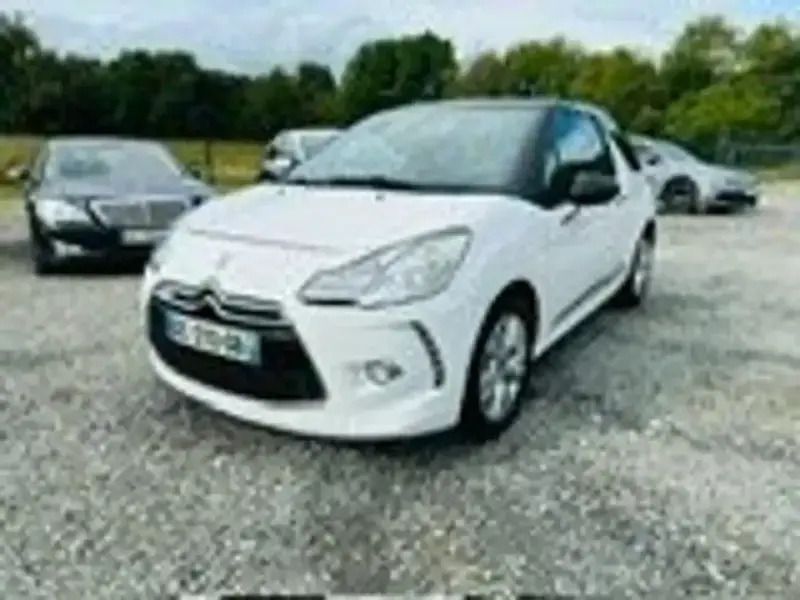 Blanc Utilisé 2014 Citroën DS3 So Chic Berline | 7 990 € (Prix juste) - Image 1/4