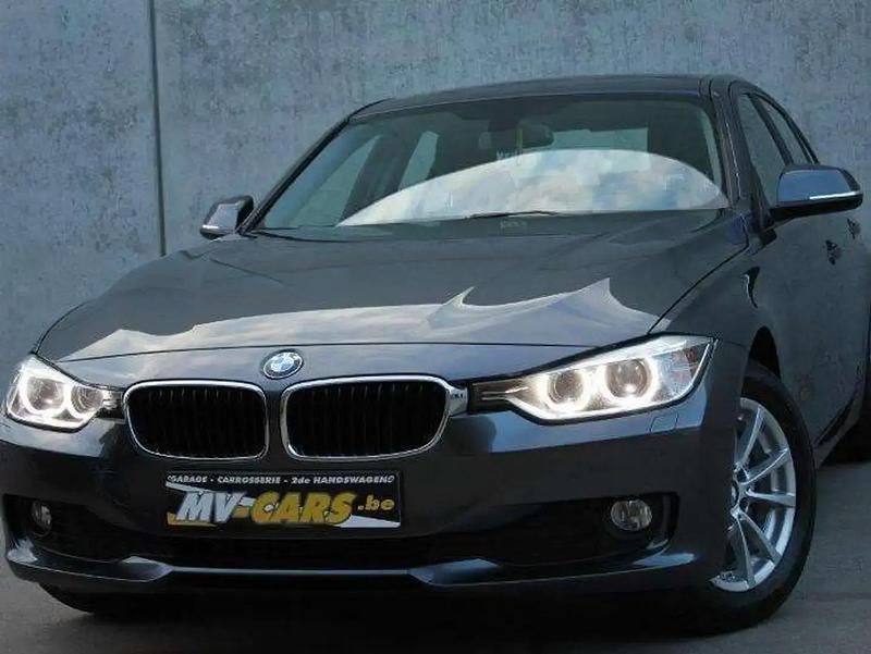 Gris Utilisé 2015 BMW 316 Berline | 13 900 € - Image 1/4
