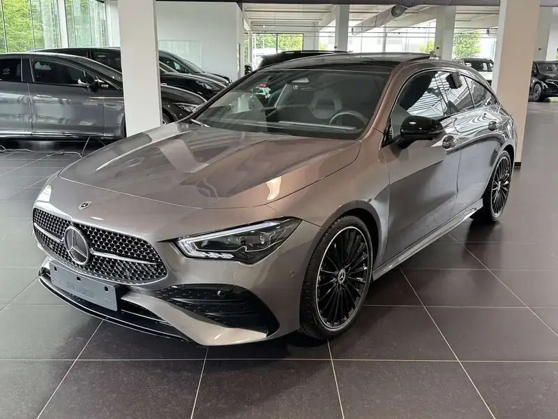 Bleu Utilisé 2024 Mercedes CLA200 Shooting Brake AMG Break | 38 950 € (Prix juste) - Image 1/4