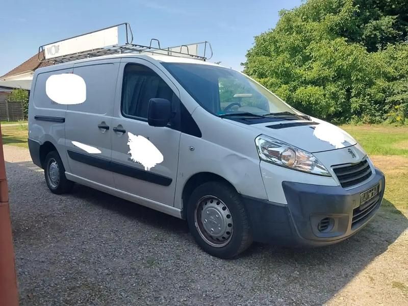 Blanc Utilisé 2014 Peugeot Expert Van | 11 990 € - Image 1/4