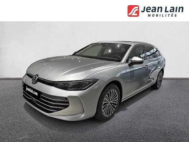 Argente Utilisé 2024 VW Passat Elegance Coupé | 41 890 € - Image 1/4