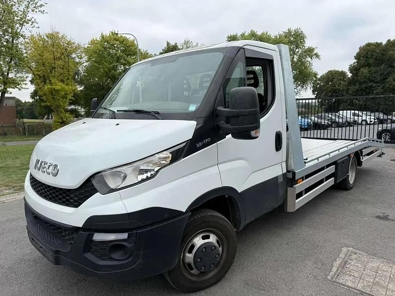 Blanc Utilisé 2016 Iveco Daily Van | 23 990 € (Prix cher) - Image 1/4