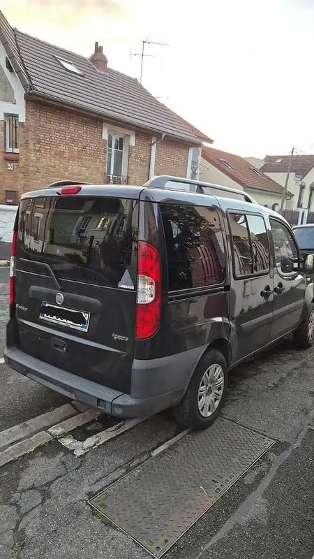 Occasion Fiat Doblò 102 ch (75 kW) 2009 Noir Monospace