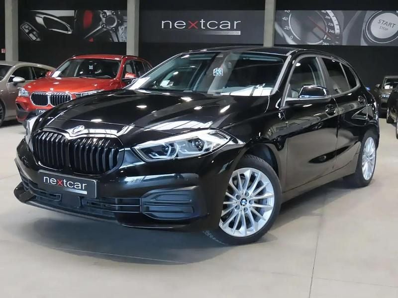 Noir Utilisé 2023 BMW 118 Sport Line Citadine | 24 490 € (Super prix) - Image 1/4