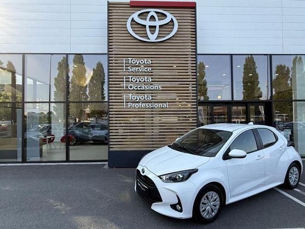 Blanc Utilisé 2022 Toyota Yaris Hybrid Business Edition Berline | 18 480 € (Prix juste) - Image 1/4