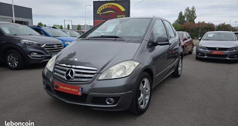Gris Utilisé 2010 Mercedes A180 Avantgarde Berline | 6 890 € (Prix juste) - Image 1/4