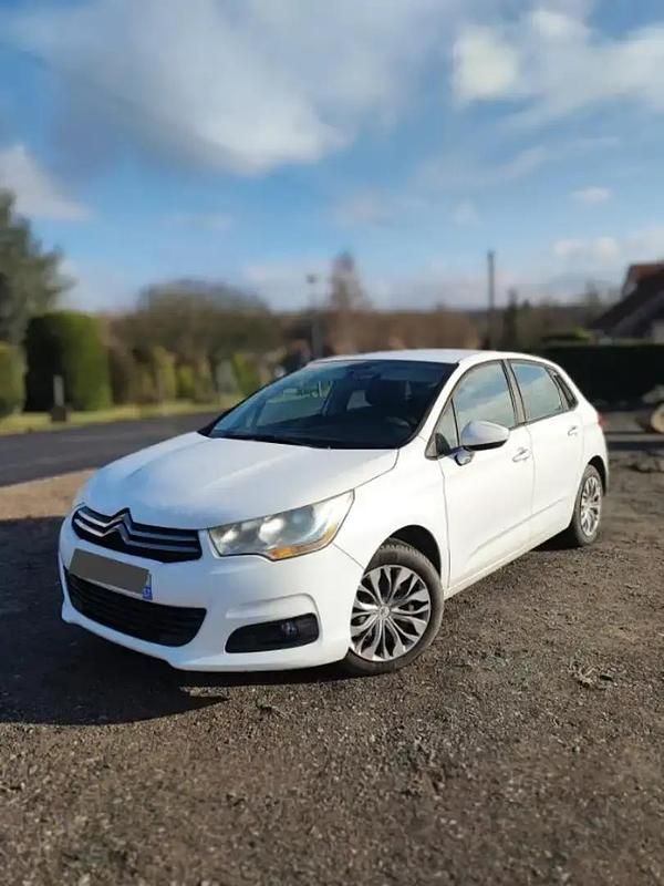 Blanc Occasion 2012 Citroën C4 Comfort Berline | 3 800 € - Image 1/4