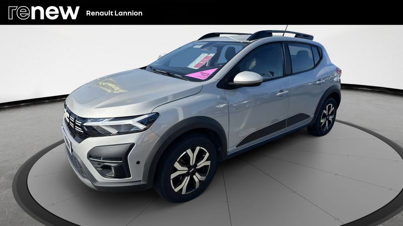 Gris Utilisé 2024 Dacia Sandero Expression Citadine | 16 490 € (Prix juste) - Image 1/4