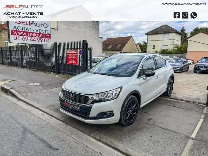 Blanc Utilisé 2016 DS Automobiles DS4 Crossback Sport Chic SUV | 9 480 € - Image 1/4