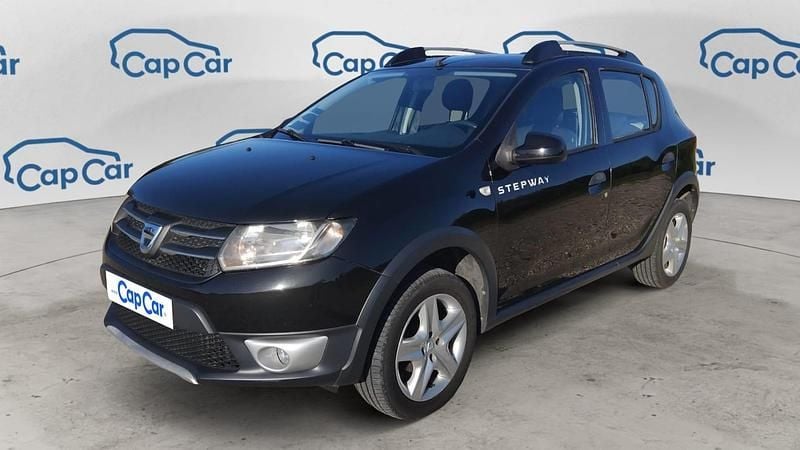 Noir Utilisé 2014 Dacia Sandero Prestige Citadine | 8 490 € (Prix juste) - Image 1/3