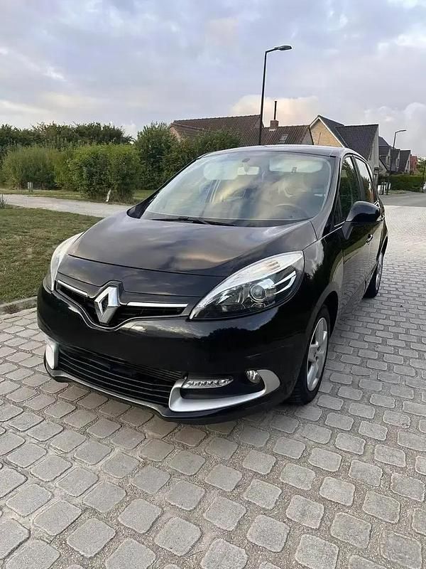 Utilisé 2014 Renault Scénic III Monospace | 4 500 € (Bon prix) - Image 1/4