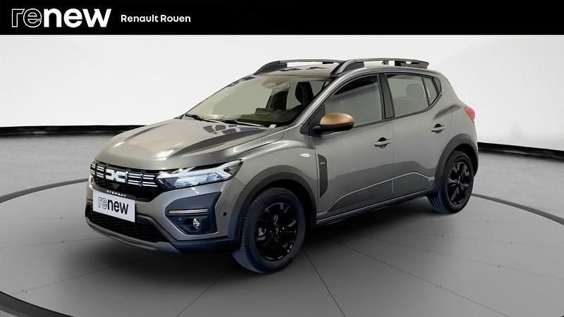 Gris Utilisé 2025 Dacia Sandero Extreme Citadine | 17 990 € (Prix assez cher) - Image 1/4