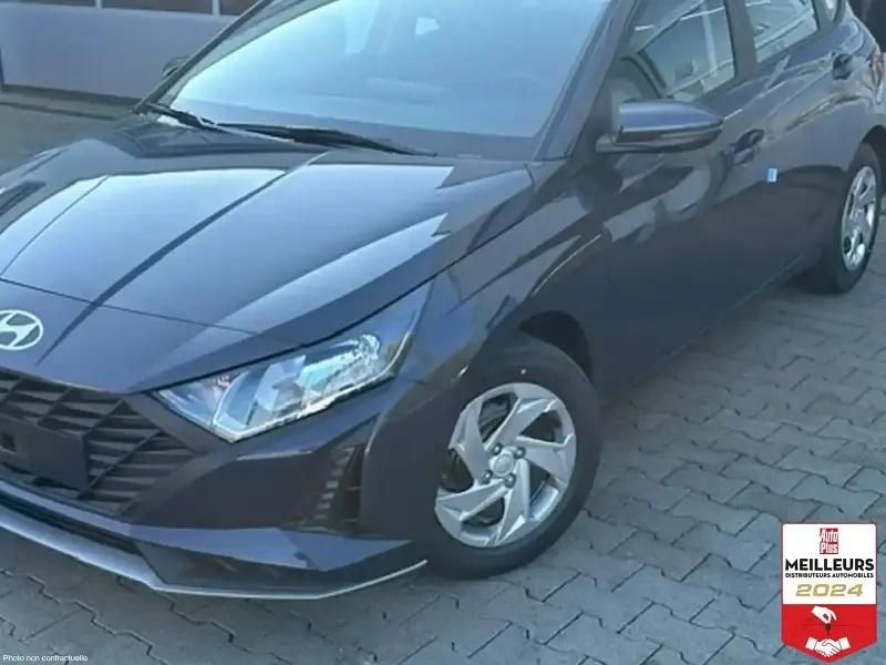Blanc Nouvelle 2025 Hyundai i20 Comfort Berline | 22 400 € (Prix juste) - Image 1/4