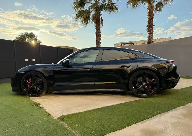 Noir Utilisé 2021 Porsche Taycan 4S Performance Package Berline | 72 400 € (Prix assez cher) - Image 1/4