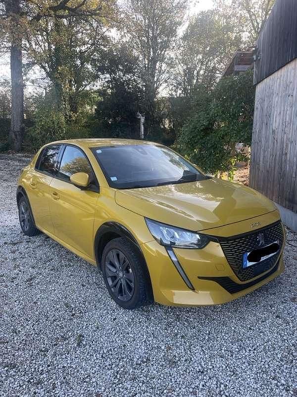 Occasion Peugeot e-208 Allure 100 kW (137 ch) 2020 Jaune Citadine