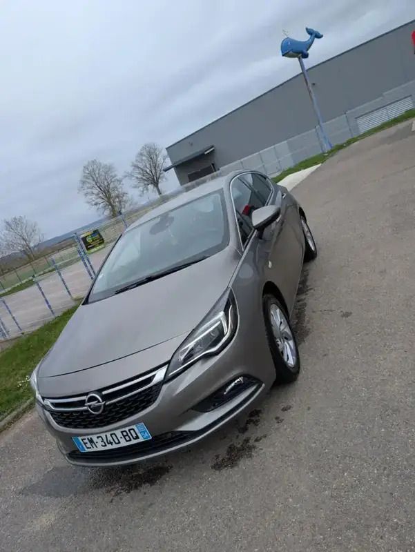 Utilisé 2017 Opel Astra Innovation Berline | 9 000 € - Image 1/4