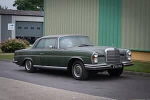 Vert Utilisé 1969 Mercedes 280 SE Coupé | 28 960 € - Image 1/4