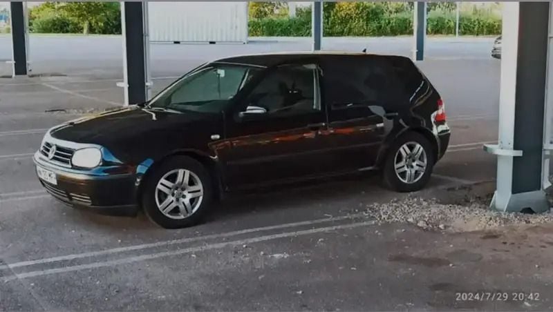 Utilisé 2003 VW Golf IV Edition Berline | 2 400 € (Prix juste) - Image 1/4