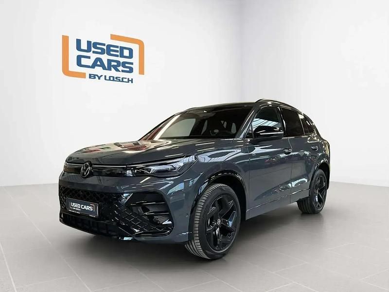 Gris Utilisé 2024 VW Tiguan R-line SUV | 49 220 € (Prix cher) - Image 1/4