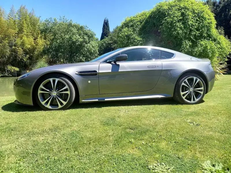 Argent Utilisé 2010 Aston Martin V12 Vantage Coupé | 127 900 € - Image 1/4