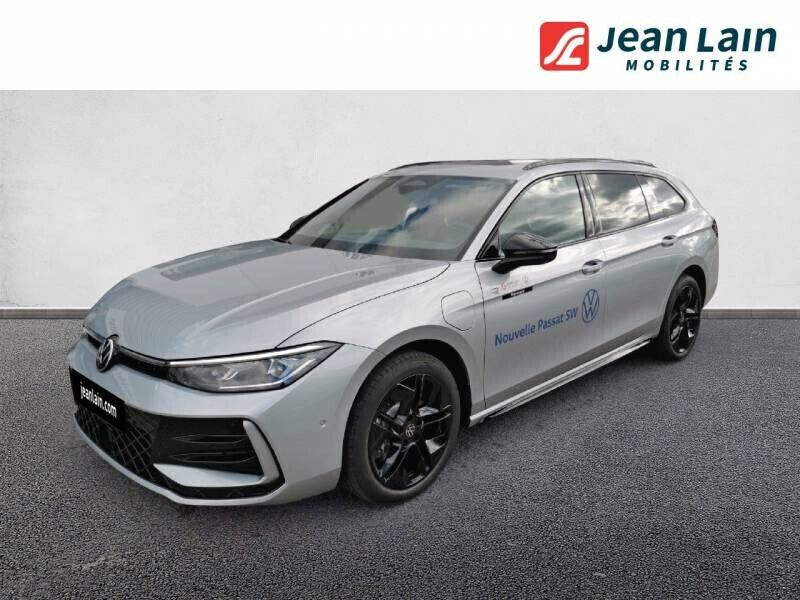 Utilisé 2024 VW Passat R-line Berline | 57 500 € - Image 1/4