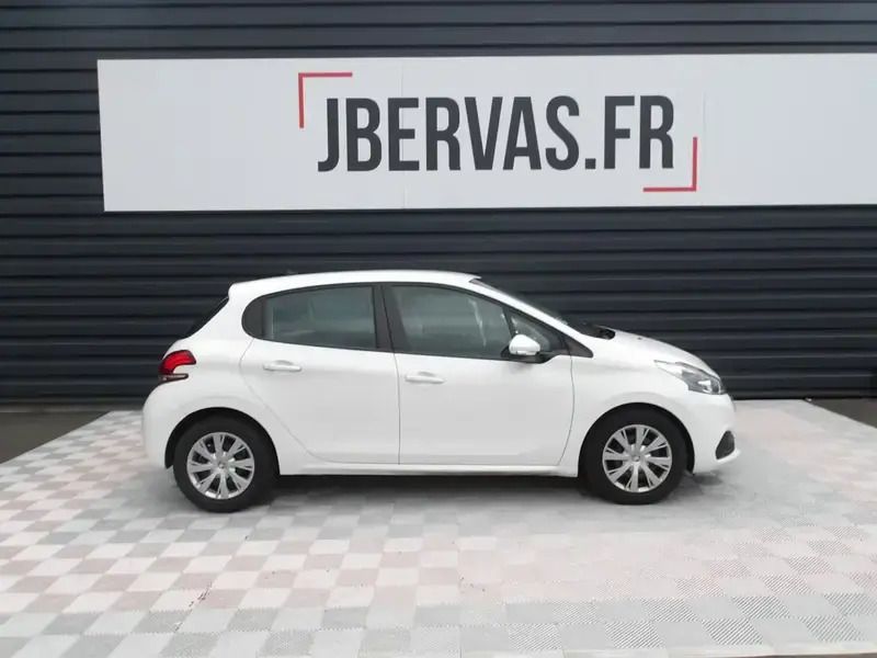 Blanc Utilisé 2019 Peugeot 208 Active Citadine | 12 290 € (Prix juste) - Image 1/4