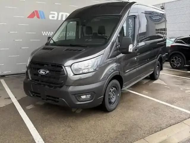 Gris magnetic métal Nouvelle 2025 Ford Transit Trend Berline | 37 490 € (Prix assez cher) - Image 1/4