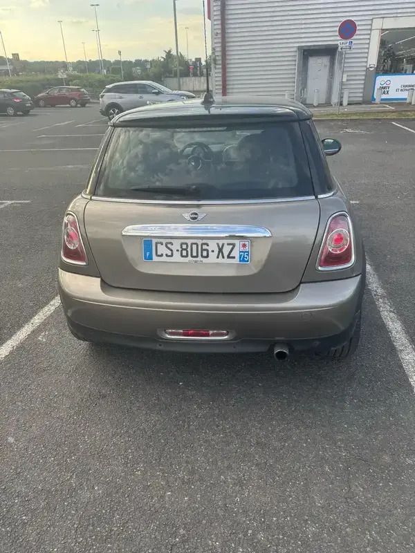 Image 2/4