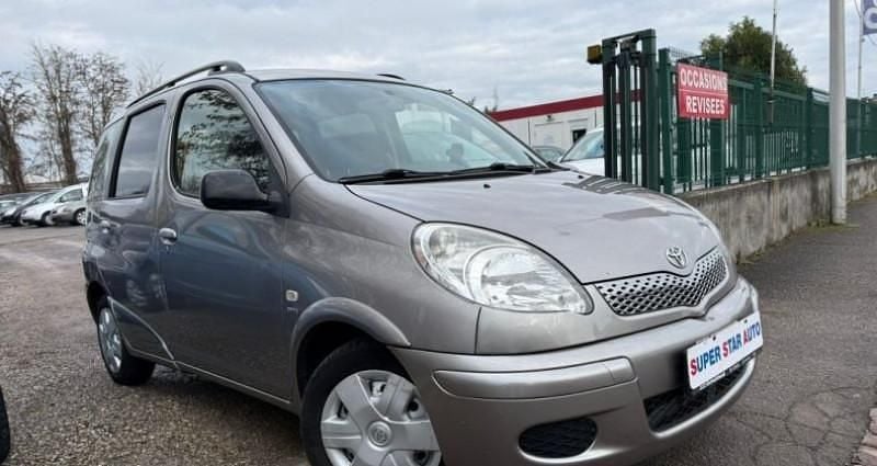 Occasion Toyota Yaris Luna 86 ch (63 kW) 2004 Gris Break