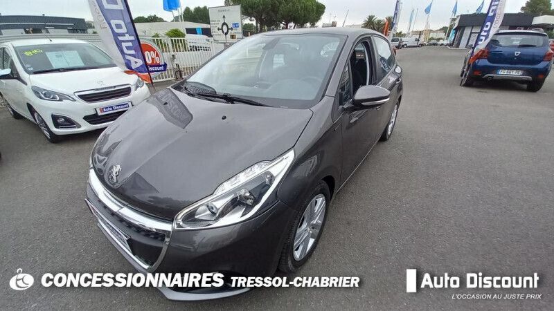 Gris Utilisé 2018 Peugeot 208 Business-Line Citadine | 7 890 € (Super prix) - Image 1/4