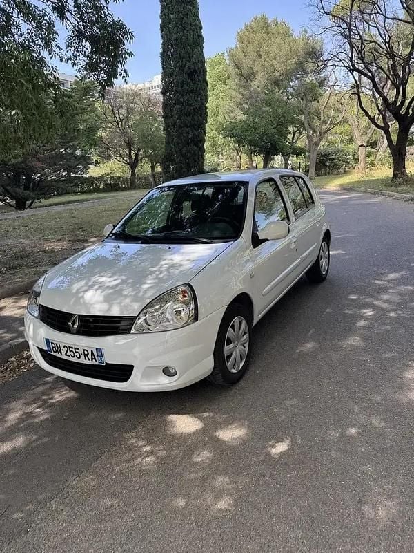 Utilisé 2011 Renault Clio II Campus Berline | 4 500 € (Prix juste) - Image 1/4