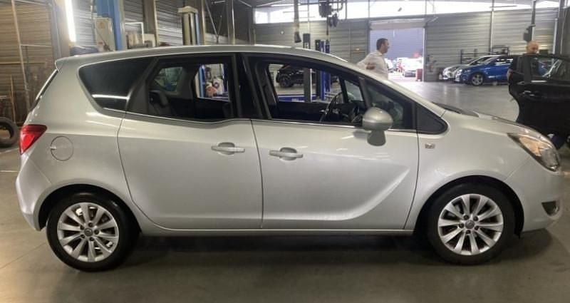 Utilisé 2015 Opel Meriva Cosmo Monospace | 8 490 € (Bon prix) - Image 1/4