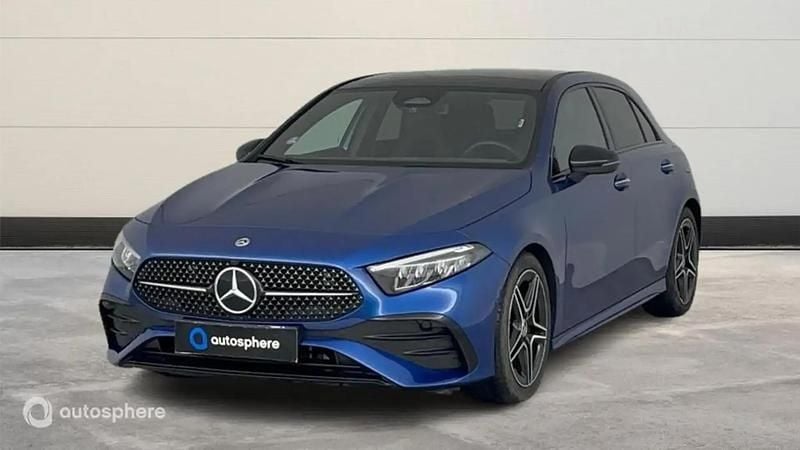 Bleu Utilisé 2025 Mercedes A180 AMG line Berline | 36 999 € - Image 1/4