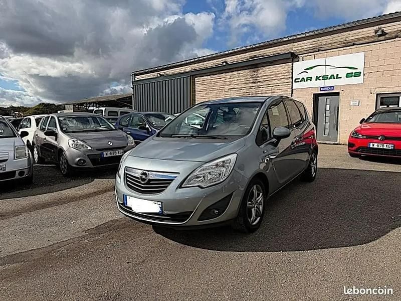 Utilisé 2010 Opel Meriva Cosmo Monospace | 5 499 € - Image 1/4
