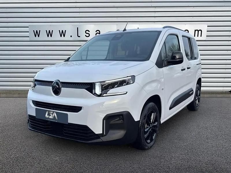 Noir Occasion 2024 BMW X1 Sport Line SUV | 37 980 € (Bon prix) - Image 1/4