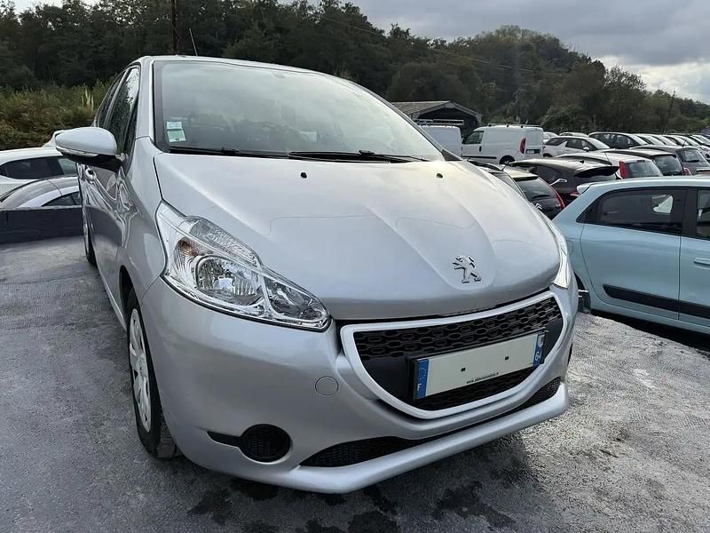 Gris Utilisé 2014 Peugeot 208 Citadine | 5 990 € (Bon prix) - Image 1/4