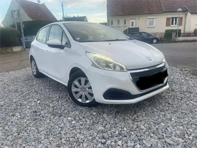 Blanc Utilisé 2015 Peugeot 208 Allure Citadine | 6 500 € (Prix juste) - Image 1/4