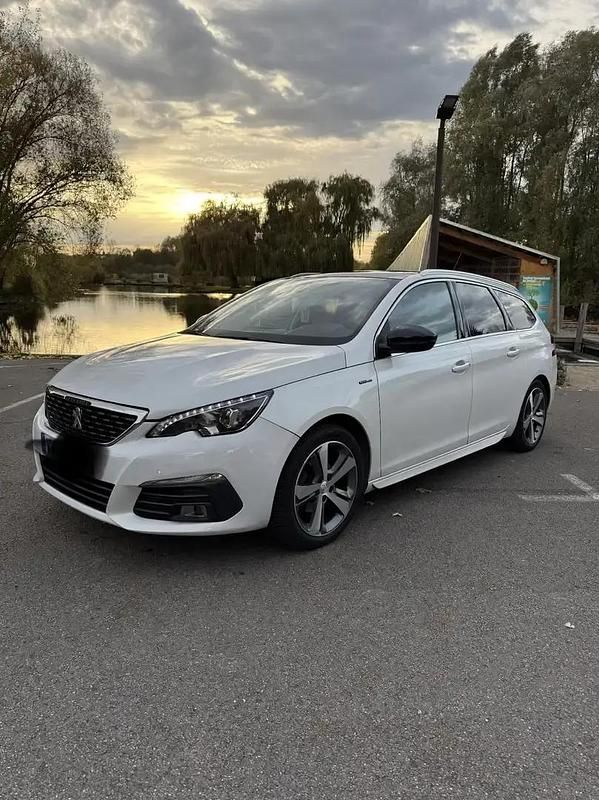 Utilisé 2018 Peugeot 308 GT-line Berline | 10 499 € (Super prix) - Image 1/4