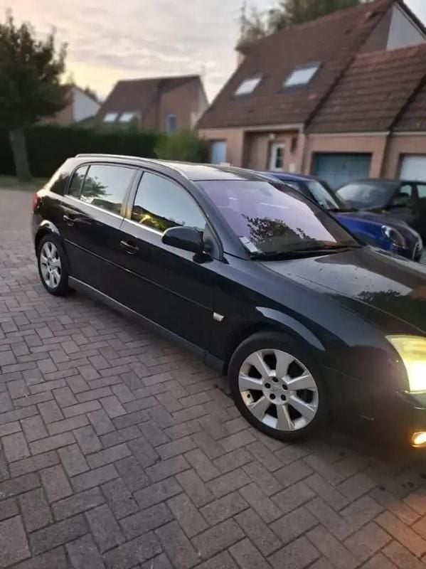 Noir Utilisé 2005 Opel Signum Cosmo Break | 1 100 € - Image 1/4